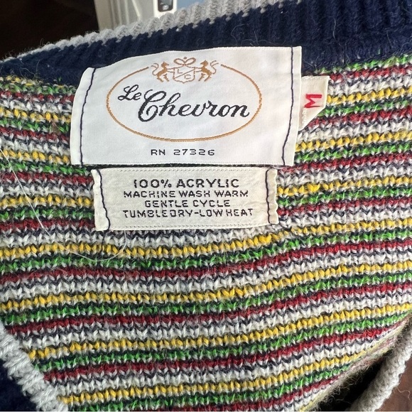 Le Chevron Vintage Knit Sweater Vest - Picture 9 of 9